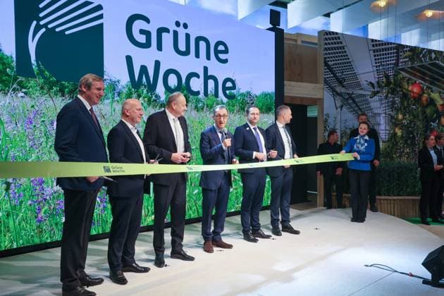 Intrnational Green Week 2025 Opening Tour Opening of the Green Week at a Ribbon Cutting Vlnr Dr Christian von Boetticher, Chairman of the Feder