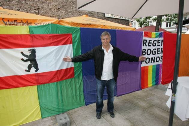 Klaus Wowereit, Governor Mayor from Berlin at the 18 lesbian Gay City festival Berlin Nollendorfplatz on 12 06 2010 Germany, Germany