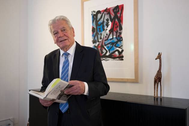 Joachim Gauck was not born into his career Photo from 20 01 2025 Born during the war, he spent a formative period of his life in the GDR Gauck became a pastor, later Federal President On January 24, he turns 85 and continues to be a sought-after interlocutor See epd portrait EDITORIAL USE ONLY Copyright: epd-bild RolfxZoellnerx(Zöllner) _DSF9352