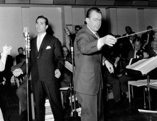 Freddy Quinn the Boy Singers Freddy Quinn sings and will thereby from NDR Dance orchestra at the Management from Alfred House accompanied, Germany 1957 , Hamburg Hamburg Germany Copyright: Roba ROB_28048 EDITORIAL USE ONLY