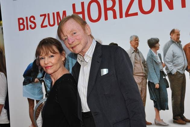 Angelica Domroese with Otto Sander at the Cinema Premiere to to Horizon, then left in the Kulturbrauerei in Berlin Red carpet, Red carpet, Berlin Germany, Germany