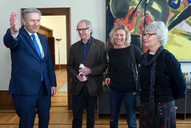 Klaus Wowereit Received Director Ken Loach, Preistraeger Berlinale Ehrenbaer 2014, and its Woman Lesley Ashton and Subsidiary Emma Loach at Red City Hall in Berlin, Entry ins Guestbook the City, Berlin Germany, Germany