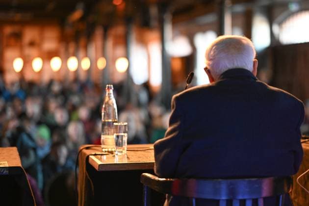 Contemporary witness Albrecht Weinberg talks about the Holocaust Albrecht Weinberg is one of the last survivors of the Holocaust and a guest at the customs house in Leer Ostfriesland Leer Lower Saxony Germany Copyright: xdiebildwerftx