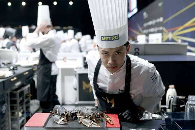 Bilder des Jahres 2025, News 01 Januar News Themen der Woche KW04 News Bilder des Tages The Bocuse dOr 2025 at the Parc des Expositions Eurexpo in Lyon Singaporean chef Mathew Leong, at the 2025 edition of the Bocuse dor, a prestigious gastronomic competition in which 24 international teams compete, takes place in two events This year, venison, foie gras and tea will be featured on the platter, while celery, celeriac, lean meats and lobster will take center stage Lyon, January 26, 2025 Pascal Fayolle Bestimage The Bocuse dOr 2025 at the Eurexpo Exhibition Center in Lyon on January 26, 2025 Lyon France Copyright: xPascalxFayollex xBestimagexPascalxFayollex xBestimagex
