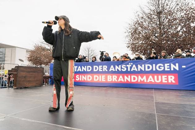 2024 02 02,Berlin,Demo Aufstand der Anständigen Rettet die Brandmauer Protest gegen die CDU,Nina Chuba German musician and singer
