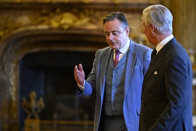 Prime Minister Bart De Wever and King Philippe - Filip of Belgium pictured during the oath ceremony of the new Prime Minister and members of the federal government at the Royal Palace, Sunday 02 February 2025, in Brussels. Negotiators from the five parties that make up the Arizona coalition - the N-VA, MR, Engagà s, Vooruit and CD&V - reached a government agreement on Friday evening. JASPERxJACOBS 111698593