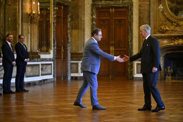 Prime Minister Bart De Wever and King Philippe - Filip of Belgium pictured during the oath ceremony of the new Prime Minister and members of the federal government at the Royal Palace, Sunday 02 February 2025, in Brussels. Negotiators from the five parties that make up the Arizona coalition - the N-VA, MR, Engagà s, Vooruit and CD&V - reached a government agreement on Friday evening. JASPERxJACOBS 111698783