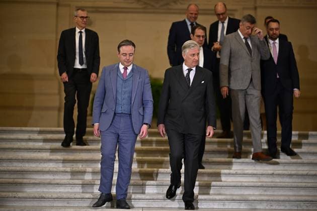 Prime Minister Bart De Wever and King Philippe - Filip of Belgium pictured after the oath ceremony of the new Prime Minister and members of the federal government at the Royal Palace, Sunday 02 February 2025, in Brussels. Negotiators from the five parties that make up the Arizona coalition - the N-VA, MR, Engagà s, Vooruit and CD&V - reached a government agreement on Friday evening. JASPERxJACOBS 111699748