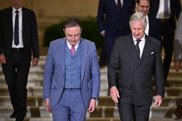Prime Minister Bart De Wever and King Philippe - Filip of Belgium pictured after the oath ceremony of the new Prime Minister and members of the federal government at the Royal Palace, Sunday 02 February 2025, in Brussels. Negotiators from the five parties that make up the Arizona coalition - the N-VA, MR, Engagà s, Vooruit and CD&V - reached a government agreement on Friday evening. JASPERxJACOBS 111699819