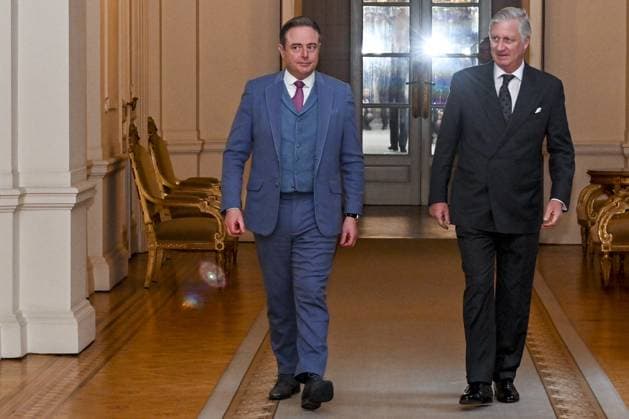 Prime Minister Bart De Wever and King Philippe - Filip of Belgium pictured at the oath ceremony of the new Prime Minister and members of the federal government at the Royal Palace, Monday 03 February 2025, in Brussels. Negotiators from the five parties that make up the Arizona coalition - the N-VA, MR, Engagà s, Vooruit and CD&V - reached a government agreement on Friday evening. POOLxFREDERICxANDRIEU 111704492