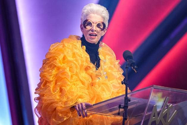 75 Award Ceremony of the Order WIDER DEN TIERISCHEN ERNST in Aachen Marie Agnes Strack Zimmermann as Iris Apfel during her performance at the 75 Award Ceremony of the Order WIDER DEN TIERISCHEN ERNST in the Aachen Eurogress, Aachen, 08 02 2025 Aachen NRW Germany