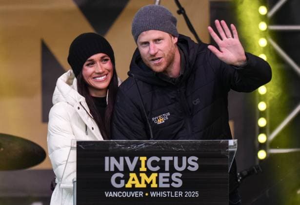 Bilder des Jahres 2025, Entertainment 02 Februar Entertainment Themen der Woche KW07 Entertainment Bilder des Tages February 10, 2025, Whistler, Bc, CANADA: Prince Harry and his wife Meghan, the Duke and Duchess of Sussex, attend a welcome celebration during the 2025 Invictus Games, in Whistler, B.C., Monday, Feb. 10, 2025. Whistler CANADA - ZUMAc35_ 20250210_zaf_c35_113 Copyright: xDarrylxDyckx