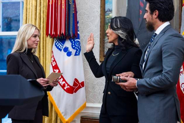 Tulsi Gabbard sworn in as Director of National Intelligence in the Oval Office United States Attorney General Pam Bondi (L) administers the Oath of Office to Tulsi Gabbard, Director of National Intelligence (DNI) (C) in the Oval Office of the White House in Washington, DC, USA, 12 February 2025. Former Senate Minority Leader Mitch McConnell was the only Republican Senator to vote against her nomination. At right is her husband Abraham Williams. Credit: Jim LoScalzo Pool via CNP AdMedia Washington District of Columbia United States of America EDITORIAL USE ONLY  Copyright: xx JJL27019-5227777 CNP AdMediax admphotostwo917632
