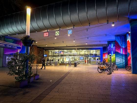 Gelsenkirchen main station, exterior view, residual light shot, night shot Gelsenkirchen, North Rhine-Westphalia, DEU, Germany, 14 02 2025