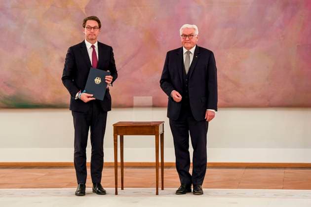 Frank Walter Steinmeier Federal President , Andreas Scheuer Federal Minister for Traffic and Digital Infrastructure , the German President Frank Walter Steinmeier shall issue the Federal Cabinet and the Federal Chancellor the Discharge certificates from on Tuesday 26 10 2021 at Castle Belevue in Berlin Berlin Germany
