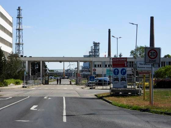 Archive pictures June 2022 PCK Refinery Schwedt the Federation revokes the Russian State Company Rosneft the Participation 17 09 2022 Schwedt Brandenburg Rosneft will itself with legal Steps against the Measure fight back th