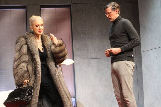 Desiree Nick and Hubertus Brandt, the two actors at the rehearsal for the play Spiel gewinnt on stage at the Komoedie Winterhuder Faehrhaus in Hamburg on 26 02 2025 Desiree Nick as a resolute psychologist on stage in Hamburg
