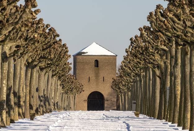 Xanten, LVR-Archäologischer Park Xanten, Römermuseum, Hafentor und Platanenallee Xanten, LVR Archaeological Park Xanten, Roman Museum, harbour gate and plane tree avenue Copyright: imageBROKER FlorianxMonheim iblflm12716013.jpg