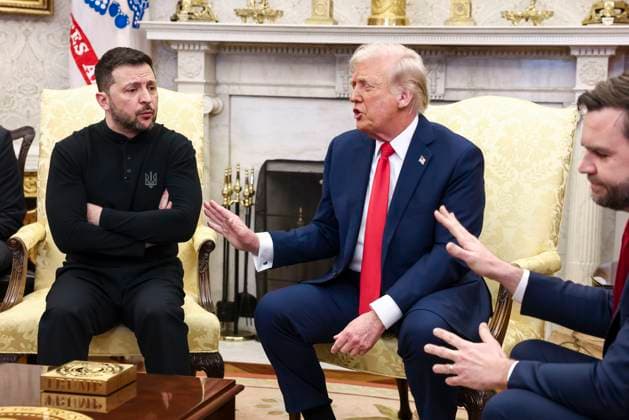 Bilder des Jahres 2025, News 02 Februar News Themen der Woche KW09 Bilder des Jahres 2025, News 02 Februar News Bilder des Tages Ukrainian President Volodymyr Zelensky (L) talks with US President Donald Trump (C) and US Vice President JD Vance (R) in the Oval Office of the White House in Washington, DC, USA, 28 February 2025. Zelensky is in Washington to sign the framework of a deal, pushed by President Trump, to share Ukraines’s mineral wealth with the US. Copyright: xJimxLoScalzox xPoolxviaxCNPx MediaPunchx