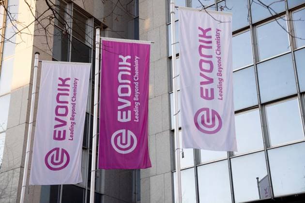 The corporate headquarters of EVONIK in Essen, exterior view, flags, feature, symbol photo, marginal motif, Annual Press Conference of Evonik Industries AG in Essen, 05 03 2025
