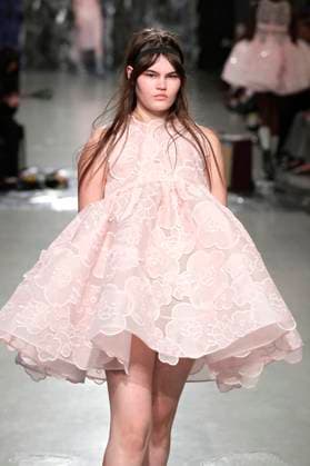 PFW - Cecilie Bahnsen Runway A model walks the runway during the Cecilie Bahnsen Womenswear Fall Winter 2025-2026 show as part of Paris Fashion at Palais De Tokyo on March 05, 2025 in Paris, France. Photo by Alain-Gil Gonzalez ABACAPRESS.COM Paris France  Copyright: xGonzalezxAlain-Gil ABACAx