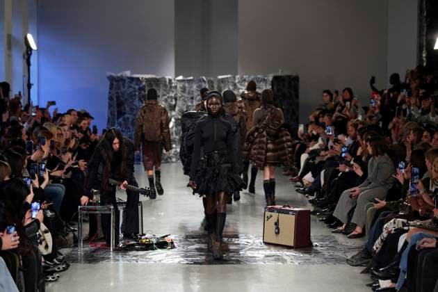 PFW - Cecilie Bahnsen Runway A model walks the runway during the Cecilie Bahnsen Womenswear Fall Winter 2025-2026 show as part of Paris Fashion at Palais De Tokyo on March 05, 2025 in Paris, France. Photo by Alain-Gil Gonzalez ABACAPRESS.COM Paris France  Copyright: xGonzalezxAlain-Gil ABACAx