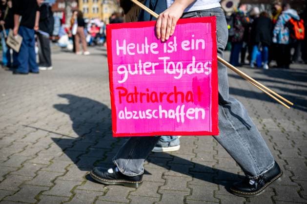 FEMINIST FIGHT DAY IN ERFURT 08 03 2025 Erfurt A participant with a sign reading Today is a good day to abolish patriarchy The Feminist Fight Day for equality, self-determination and social justice in Erfurt on March 8, 2025