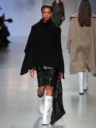 PFW - Niccolo Pasqualetti Runway A model walks the runway during the Niccolo Pasqualetti Womenswear Fall Winter 2025-2026 show as part of Paris Fashion Week at Palais De Tokyo on March 09, 2025 in Paris, France. Photo by Alain-gil Gonzalez ABACAPRESS.COM Paris France  Copyright: xGonzalezxAlain-Gil ABACAx