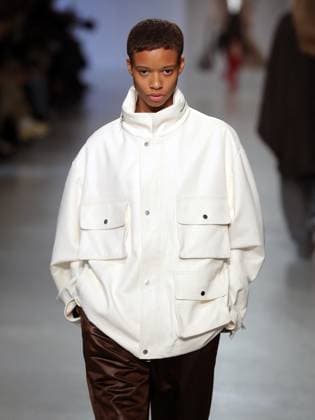 PFW - Niccolo Pasqualetti Runway A model walks the runway during the Niccolo Pasqualetti Womenswear Fall Winter 2025-2026 show as part of Paris Fashion Week at Palais De Tokyo on March 09, 2025 in Paris, France. Photo by Alain-gil Gonzalez ABACAPRESS.COM Paris France  Copyright: xGonzalezxAlain-Gil ABACAx