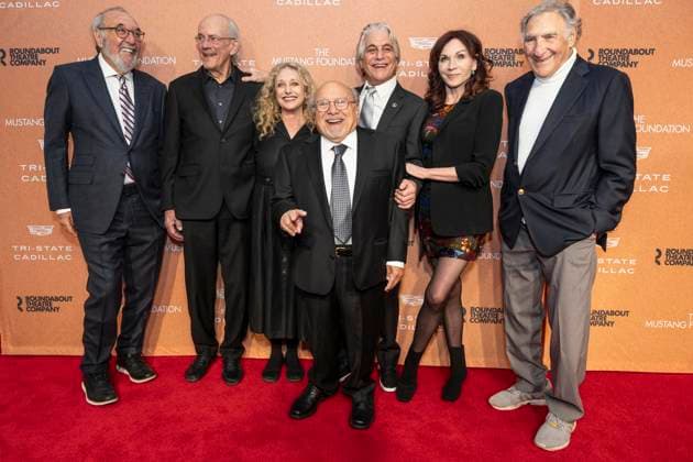 Bilder des Jahres 2025, Entertainment 03 März Entertainment Themen der Woche KW11 Entertainment Bilder des Tages March 10, 2025, New York, New York, USA: James L. Brooks, Christopher Lloyd, Carol Kane, Danny DeVito, Tony Danza, Marilu Henner and Judd Hirsch attend Roundabout Theatre Companyâ€⠢s 2025 Gala at The Ziegfeld Ballroom in New York on March 10, 2025 New York USA - ZUMAr339 20250310_znp_r339_022 Copyright: xLevxRadinx