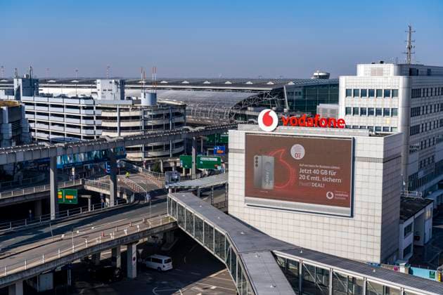Düsseldorf Airport, terminal building, driveway, Skytrain for passenger transportation to parking garages and airport railway station, NRW, Germany, DUS Airport