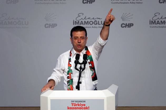 Ekrem Imamoglu, the CHP s presidential election candidate in Diyarbakir, Turkey - 16 Mar 2025 Ekrem Imamoglu speaks in Diyarbakir. In Turkey, Istanbul Metropolitan Mayor Ekrem Imamoglu, the presidential election candidate of the main opposition Republican People s Party (CHP), spoke in the largest Kurdish city of Diyarbakir. Diyarbakir Turkey Copyright: xMehmetxMasumxSuerx xSOPAxImagesx Ekrm025_MMSuer