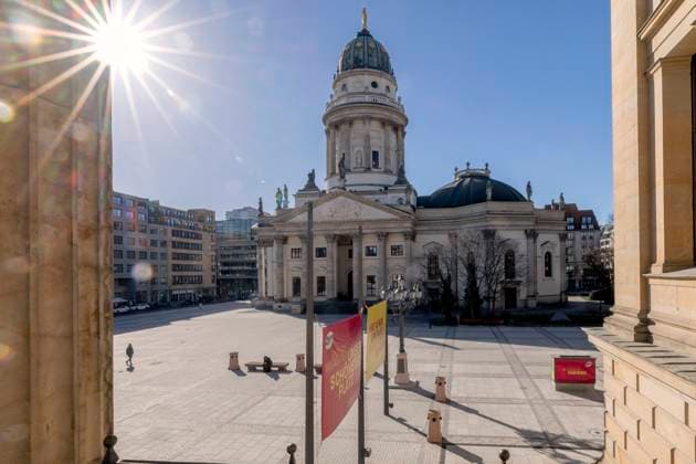 Gendarmenmarkt after reopening, Berlin, 17 03 2025 Gendarmenmarkt, redesign, end of construction period, Franzoesischer Dom, 17 03 2025, Berlin, Germany english Gendarmenmarkt, redesign, end of construction period, March 17, 2025, Berlin, Germany Berlin Gendarmenmarkt Berlin Germany, Germany Copyright: xPeterxEngelkex
