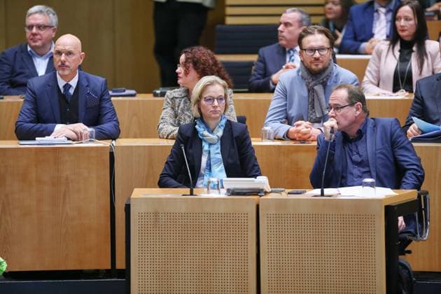 Erfurt, Thuringia, Germany, 12 12 2024 Thuringian State Parliament Election of the Prime Minister L R Members of the BSW parliamentary group first row Katja Wolf, Tilo Kummer second row Steffen Quasebarth, Sigrid Hupach, Alexander Kästner third row Dirk Hoffmeister, Stefan Wogawa, Anke Wirsing Copyright: xdtsxNachrichtenagenturx dts_53839