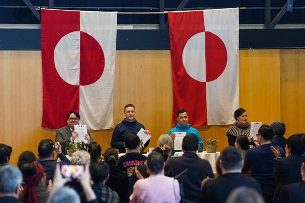 Bilder des Jahres 2025, News 03 März News Themen der Woche KW13 News Bilder des Tages Grönland, Bildung der neuen Regierung in Nuuk 250329 -- NUUK, March 29, 2025 -- This photo taken on March 28, 2025 shows the ceremony marking the establishment of a new autonomous government of Greenland, in Nuuk, capital of Greenland, an autonomous territory of Denmark. Four Greenlandic parties signed a new coalition agreement on Friday in Nuuk, capital of Greenland, to establish a new autonomous government. The chairman of the Demokraatit Democratic Party, Jens-Frederik Nielsen, will be the prime minister of the government. DENMARK-GREENLAND-NUUK-NEW AUTONOMOUS GOVERNMENT PengxZiyang DENMARK-GREENLAND-NUUK-NEW AUTONOMOUS GOVERNMENT IMAGO PengxZiyang imago images 1060352174