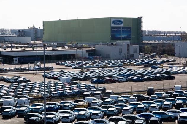 Ford Workers Go On Three Days Strike In Cologne A general view shows Ford employees on a three-day strike as the IG Metall labor union demands a base pay amount for Ford workers in Cologne, Germany, on April 2, 2025. Cologne Germany  Copyright: xYingxTangx originalFilename: tang-notitle250402_npR2n.jpg