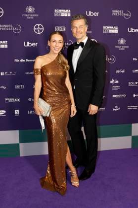 Annemarie Carpendale with husband Wayne Carpendale at the 72 Federal Press Ball 2025 at the Hotel Adlon Kempinski Berlin, 04 04 2025 Foto:xJ.xMWx xFuturexImagex bundespresseball_5423