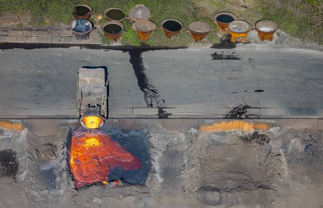 Aerial view, ArcelorMittal Hochfeld GmbH steel wire plant, dumping of red-hot material, Laar, Duisburg, Ruhr area, North Rhine-Westphalia, Germany ATTENTIONxMINDESTHONORARx60xEURO