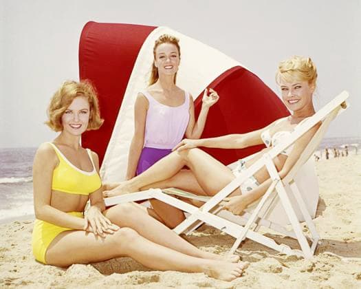 Girl Happy (1965) - filmstill Girl Happy (1965) Promo shot of Shelley Fabares, Lyn Edgington & Chris Noel - - - EDITORIAL USE ONLY Copyright: xCAP MFSx