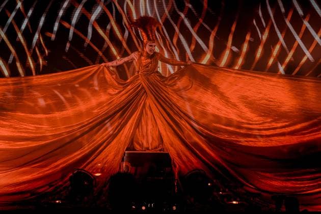 11 04 2025, xkkux, Düsseldorf, RuPauls Drag Race Werq the World in the Mitsubishi Electric HALLE Sasha Velour as host, Derrick Barry as Britney Spears, Jaida Essence Hall as Beyonce, Jorgeous as Jennifer Lopez, Roxxxy Andrews as Mariah Carey, Vanessa Vanjie as Rihanna NRW Germany