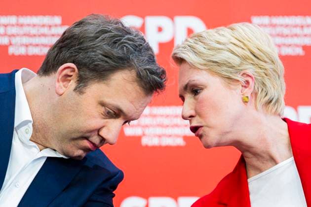 14 04 2025 Dialogue conference of the SPD party leadership in Hanover before the start of the SPD membership vote on the SPDs negotiated coalition agreement with the CDU and CSU In the picture Lars Klingbeil Party Chairman , Manuela Schwesig Minister President Mecklenburg-Western Pomerania , Hanover Lower Saxony Germany Career Campus