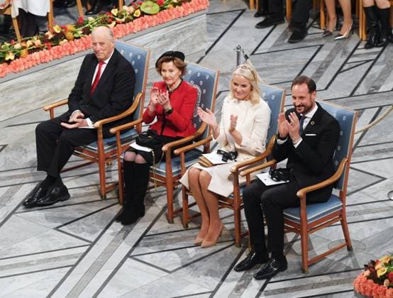 Nobel Peace Prize OSLO, NORWAY - DECEMBER 10: (L-R) King Harald, Queen Sonja, Crown Princess Mette-Marit and Crown Prince Haakon attend the Nobel Peace Prize ceremony 2019 at Oslo City Town Hall on December 10, 2019 in Oslo, Norway. The Prime Minister of Ethiopia, Abiy Ahmed, has been jointly awarded the 2019 Nobel Peace Prize in recognition for his efforts to achieve peace and international cooperation, and in particular for his decisive initiative to resolve the border conflict with neighbouring Eritrea. CAP VNX VNX Oslo Norway Copyright: xVNX CapitalxPicturesx