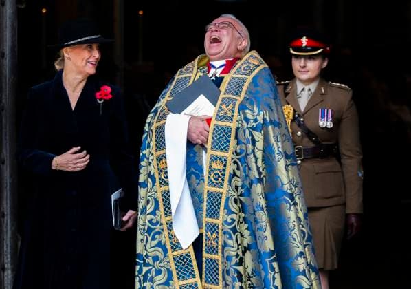 Bilder des Jahres 2025, Entertainment 04 April Entertainment Themen der Woche KW17 Entertainment Bilder des Tages The Duchess of Edinburgh attends Anzac Day service in London, UK, on 25th April, 2025 Westminster Abbey, London, UK. 25th April, 2025. The Duchess of Edinburgh leaves the annual Anzac Day Service of Commemoration and Thanksgiving at Westminster Abbey, accompanied by the Dean of Westminster, David Hoyle. Anzac Day has been observed in London since King George V attended the first service at Westminster Abbey in 1916 to mark the anniversary of the landings at Gallipoli in 1915. Since then, the services have become an important moment to commemorate all Australians and New Zealanders who lost their lives in conflict and recognise all those who have served. Anzac Day is commemorated as a public holiday in both Australia and New Zealand, with me Copyright: xMalcolmxParkx xAvalonx 0992260352