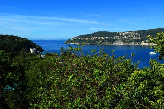 Villa et jardins Ephrussi de Rothschild Sylvestre MAXPPP saint jean cap ferrat France 30 04 2025 villa ephrussi de rothschild, rade de villefranche A palace built during the Belle Epoque and its magnificent gardens Located between Nice and Monaco, overlooking the Mediterranean, the Villa Ephrussi de Rothschild is a magnificent palace surrounded by nine themed gardens French garden, Spanish garden, Florentine garden, lapidary garden, Japanese garden, exotic garden, Provencal garden, roseraie Villa et jardins Ephrussi de Rothschild Saint Jean Cap Ferrat France April 30 2025 A villa built during the Belle Epoque and its magnificent gardens Located between Nice and Monaco, overlooking the Mediterranean, the Villa Ephrussi de Rothschild is a ma Copyright: xMAXPPPxSylvestrex SYL202504306129 SYL202504306129