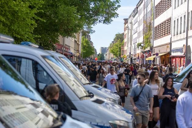 Rave against the fence Thousands celebrate in and around Görlitzer Park The 1st of May in Kreuzberg around Görlitzer Park and in the park itself was characterized by celebration and protest According to initial police estimates, more than 5000 people came toget