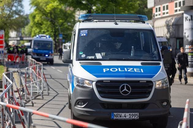 Rave against the fence Thousands celebrate in and around Görlitzer Park The 1st of May in Kreuzberg around Görlitzer Park and in the park itself was characterized by celebration and protest According to initial police estimates, more than 5000 people came toget