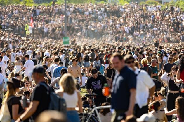 Rave against the fence Thousands celebrate in and around Görlitzer Park The 1st of May in Kreuzberg around Görlitzer Park and in the park itself was characterized by celebration and protest According to initial police estimates, more than 5000 people came toget