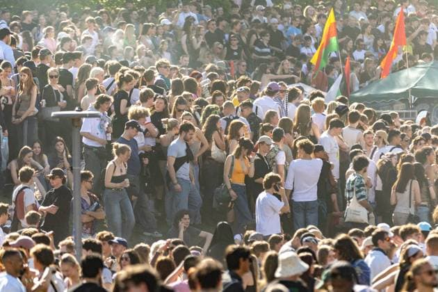Rave against the fence Thousands celebrate in and around Görlitzer Park The 1st of May in Kreuzberg around Görlitzer Park and in the park itself was characterized by celebration and protest According to initial police estimates, more than 5000 people came toget
