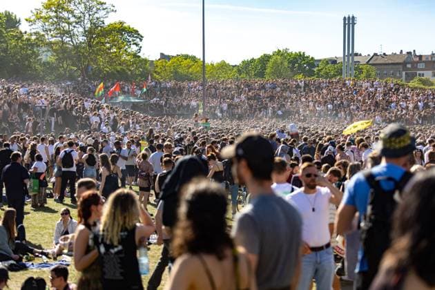 Rave against the fence Thousands celebrate in and around Görlitzer Park The 1st of May in Kreuzberg around Görlitzer Park and in the park itself was characterized by celebration and protest According to initial police estimates, more than 5000 people came toget
