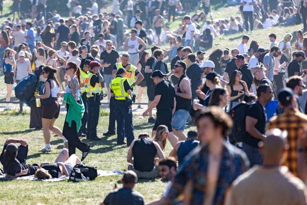 Rave against the fence Thousands celebrate in and around Görlitzer Park The 1st of May in Kreuzberg around Görlitzer Park and in the park itself was characterized by celebration and protest According to initial police estimates, more than 5000 people came toget